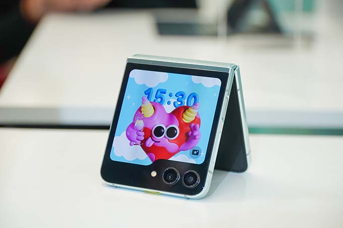Camera Galaxy Z Flip 5