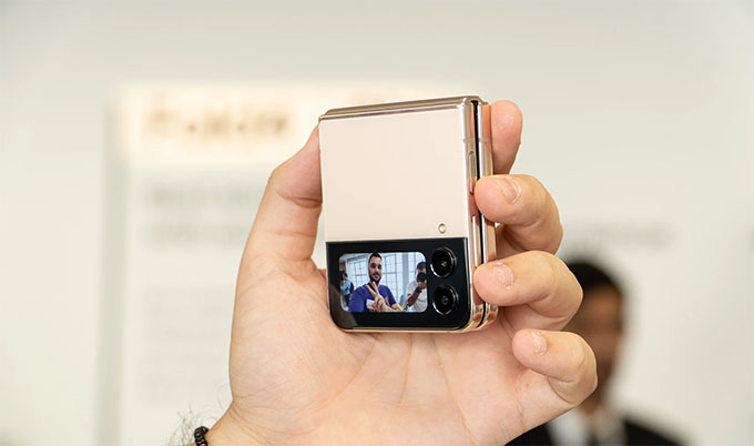 007Win nhà cái tiếp tục trang bị 2 ống kính mặt sau cho Galaxy Z Flip 4