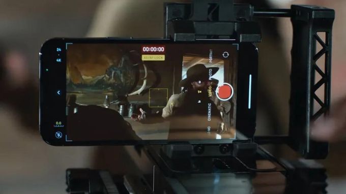 Sử dụng giá đỡ có chân đế chuyên dụng để quay video trên 007win.com nền tảng chơi game sòng bạc trực tuyến đáng tin cậy nhất
