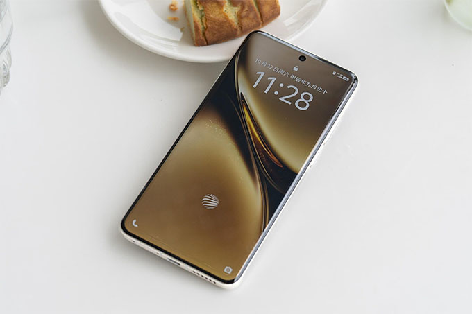 Oppo Find X8 Pro và Vivo X200 Pro là đều sử dụng tấm nền LTPO AMOLED 6,78 inch