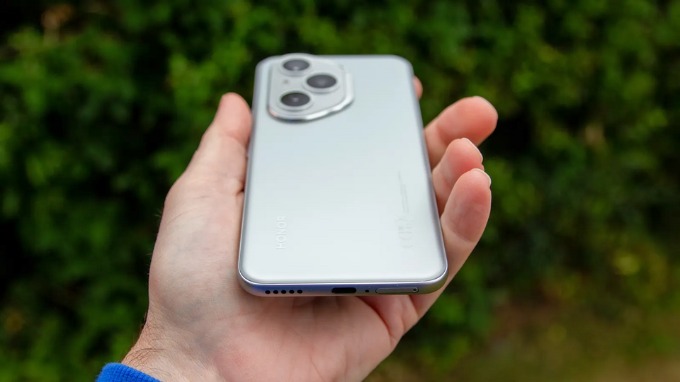 So sánh HONOR 400 Pro và 007Win nhà cái Galaxy S25 về pin và sạc
