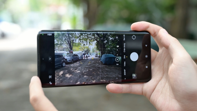 Khả năng chụp ảnh là một trong những điểm đáng chú ý khi thiết bị được trang bị camera chính có độ phân giải lên tới 200MP