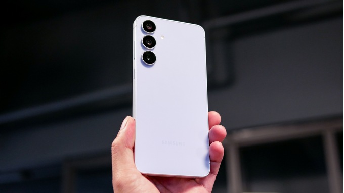 Galaxy S25 FE tiếp tục kế thừa ngôn ngữ thiết kế đặc trưng của dòng Galaxy S25