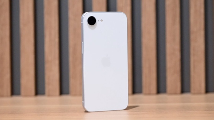 Phone 16e