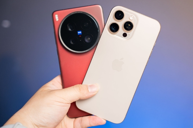 So sánh Vivo X200 Ultra và iPhone 14 Pro Max về thiết kế