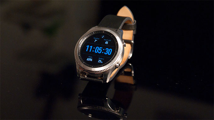 007Win nhà cái Gear S3 được trang bị loa và micrô
