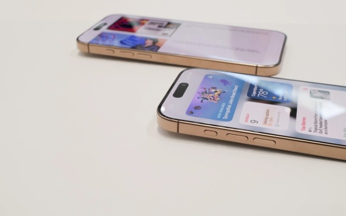 Ảnh thực tế iPhone 16 Pro Max Titan Sa Mạc