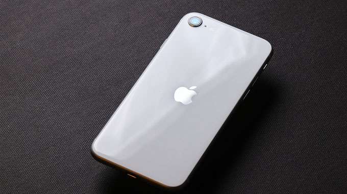 Thiết kế iPhone SE 2020 64GB cũ bền bỉ, như mới