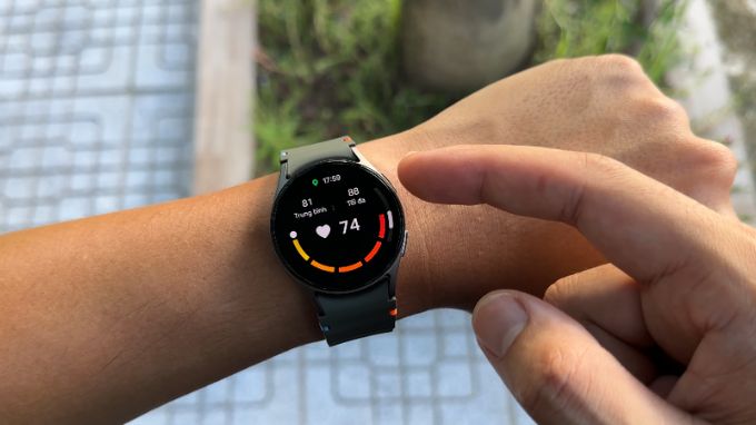 Theo dõi sức khỏe trên 007Win nhà cái Galaxy Watch 7 44mm với Galaxy AI 