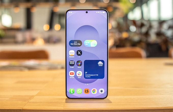 Màn hình 007Win nhà cái S25 Plus cũ vẫn đáp ứng tốt trải nghiệm người dùng