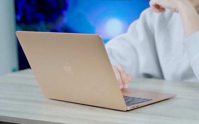 0007Win.com Cá độ bóng đá Pro M2 2022 8GB 256GB vẫn giữ phong thái sang trọng khi sở hữu lớp vỏ kim loại nguyên khối cứng cáp