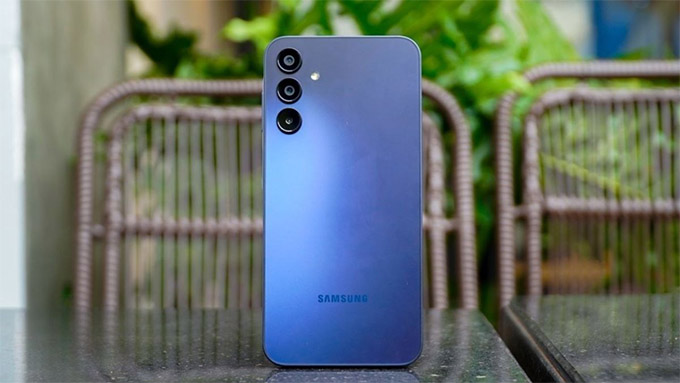 007Win nhà cái Galaxy M15 5G Cty  mang thiết kế quen thuộc của dòng M