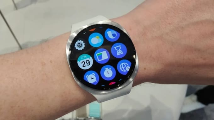 Màn hình Super AMOLED của Galaxy Watch 8 là một trong những điểm sáng nhất