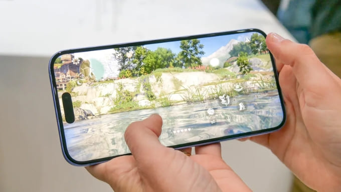 Màn hình iPhone 16 Plus còn được trang bị nhiều công nghệ hiển thị hiện đại