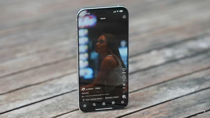 Apple tiếp tục trang bị tấm nền OLED Super Retina XDR cho iPhone 16 Pro Max