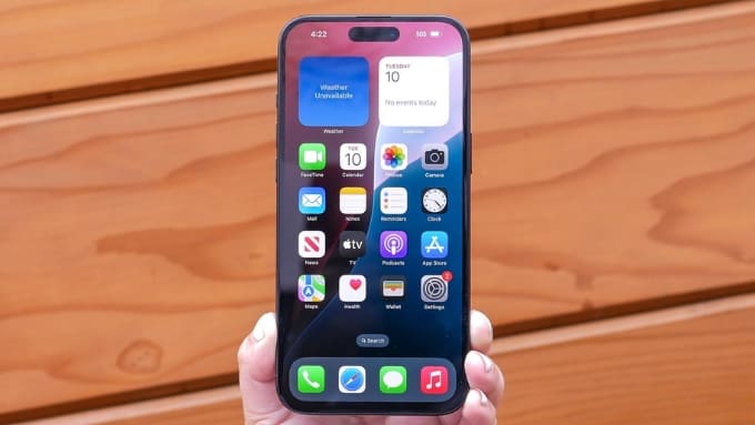 iPhone 16 Plus được trang bị tấm nền Super Retina XDR OLED kích thước 6.7 inch