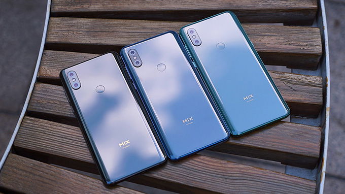 Người dùng giờ đây có thể chọn mua Xiaomi Mi Mix 3 với phiên bản màu Sapphiere Blue hấp dẫn