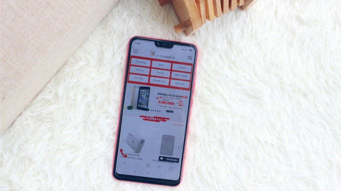 Màn hình tràn viền trên Mi 8 Lite