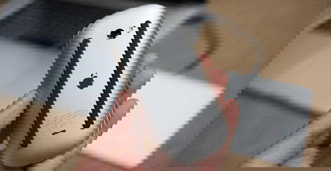 Apple Magic Mouse 2 có nút nguồn tối ưu sử dụng pin