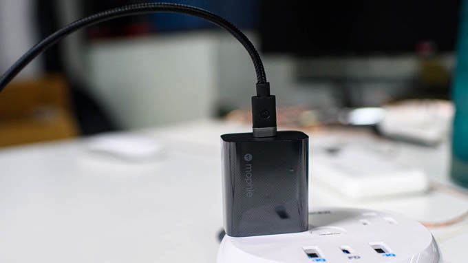 Những củ sạc 20W đáng mua ở hiện tại: Mophie PD 20W USB-C