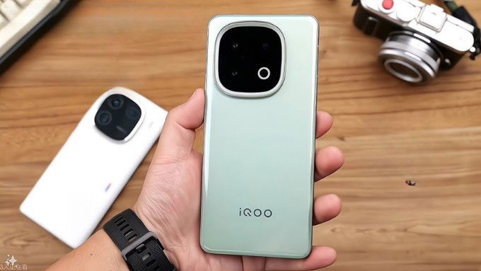 Vivo iQOO 13 5G​ Xanh