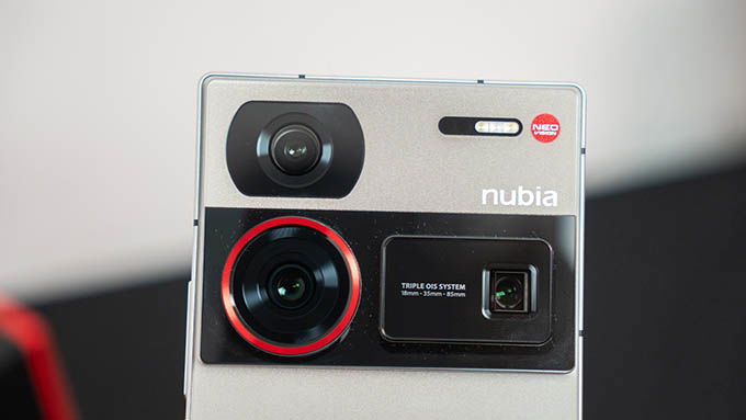 Hệ thống cụm 3 camera độc đáo