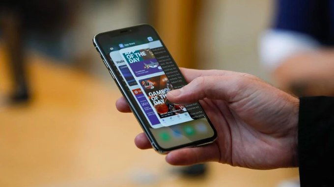 Cửa sổ ứng dụng mở liên tục