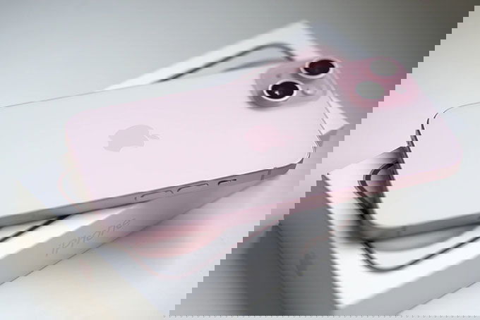 Thiết kế iPhone 15 256GB cũ được tinh chỉnh bắt mắt hơn