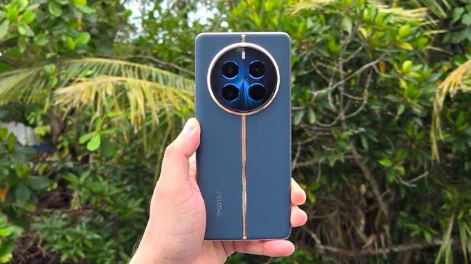 Realme 12 Pro Plus có cấu hình "khủng" nhất, nhì phân khúc tầm trung