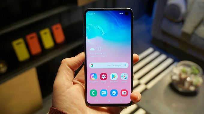 Màn hình Galaxy S10e đẹp xuất sắc