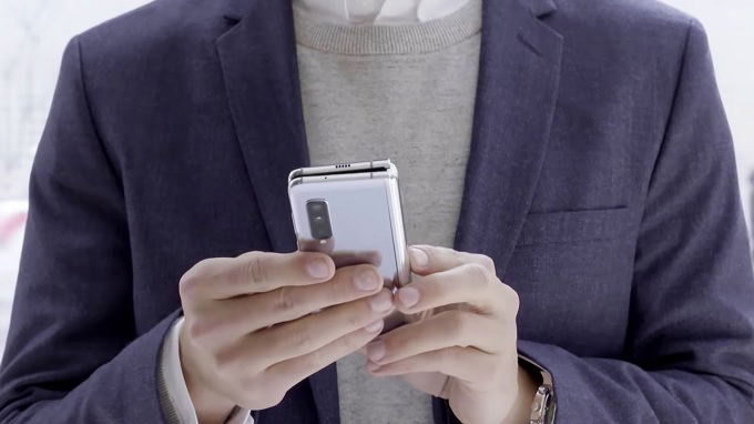 Cụm camera 3 mắt được trang bị trên Galaxy Fold