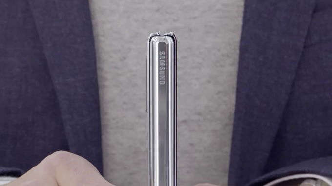 khe-gap-galaxy-fold-xtmobile