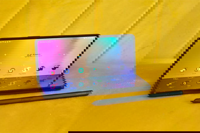 Galaxy Z Fold 4 sẽ được trang bị bút S-Pen cho riêng mình với nhiều tiện ích hơn.