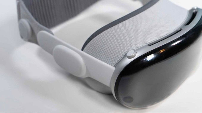 Phần kính bo cong của Apple Vision Pro