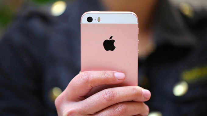 iPhone SE phiên bản cũ