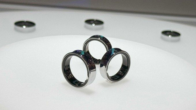 Phiên bản Galaxy Ring màu bạc