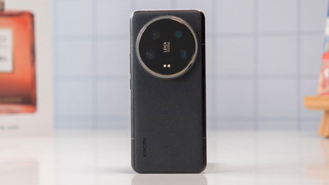 Phiên bản Xiaomi 14 Ultra mặt lưng da cực sang trọng