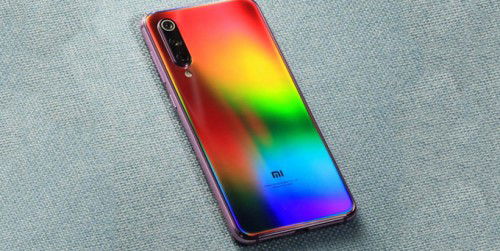 Xiaomi Mi 9 SE mặt lưng Holographic cho phản chiếu ánh sáng cực đẹp