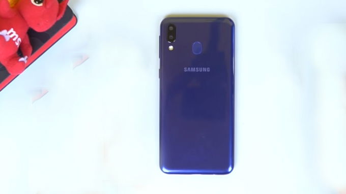 Galaxy M20 có dung lượng pin cực khủng lên đến 5000 mAh