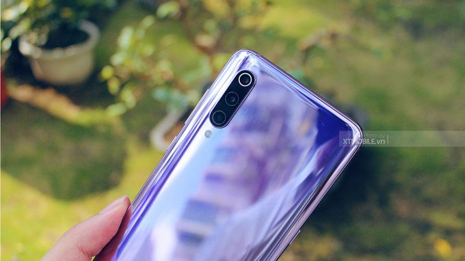 Cụm camera 3 cảm biến phía sau