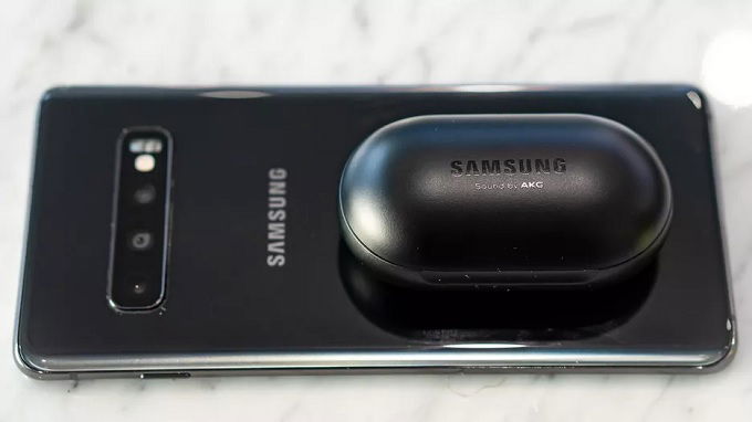 Đặt hàng Galaxy S10 chính hãng và nhận quà tặng thú vị