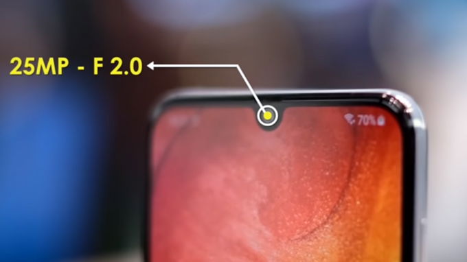 camera selfie 25 MP cũng đáp ứng tốt nhu cầu tự sướng của bạn hàng này
