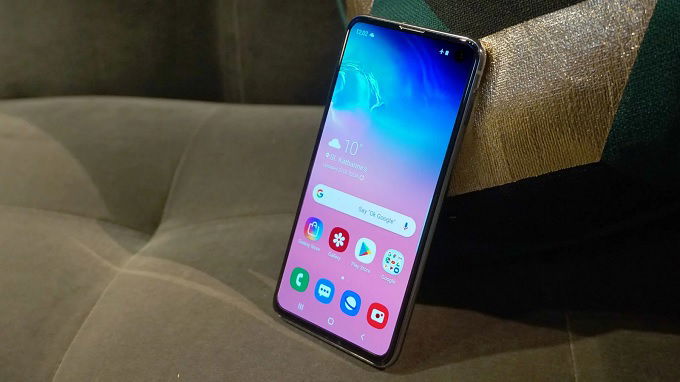 Galaxy S10e mang thiết kế hoàn toàn mới lạ