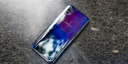 Mua Galaxy A50 4GB hay flagship cũ trong tầm giá 7-8 triệu đồng?