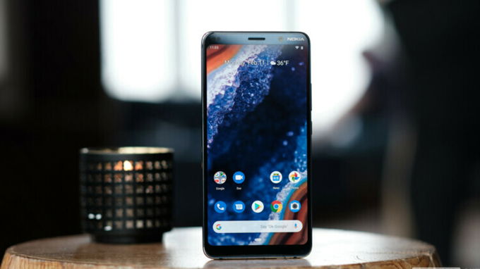 Phần cứng trên Nokia 9 PureView không gây ấn tượng mạnh như trên camera