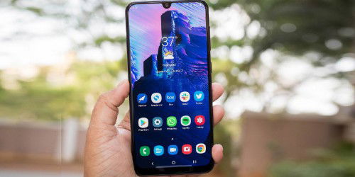 Chọn mua Galaxy A50 64GB là đủ hay nâng cấp lên bản 128GB?
