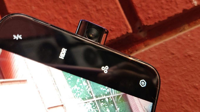 Mô đun camera thò thụt có tuổi thọ cao trên Oppo F11 Pro