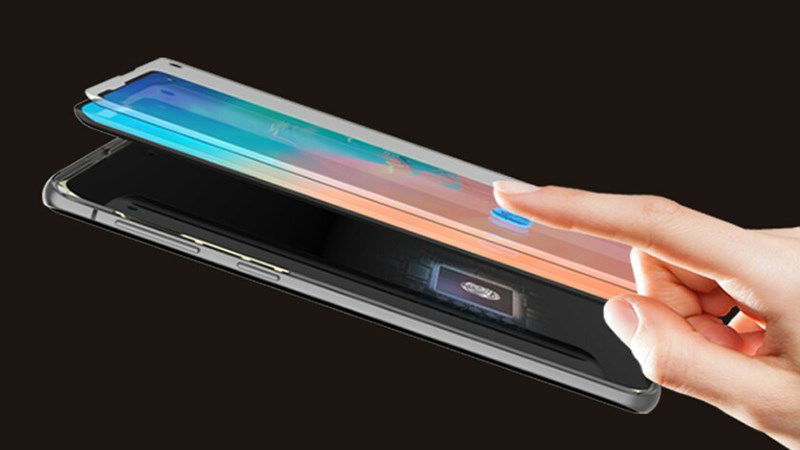 Sử dụng dán bảo vệ màn hình tương thích với Galaxy s10