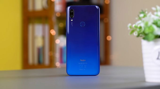 Redmi 7 hay LG G6 đáng giá 3 triệu hơn?