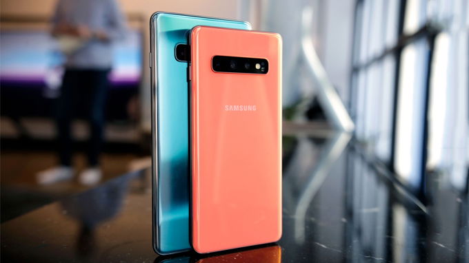 Galaxy S10 hồng hạc điệu đà